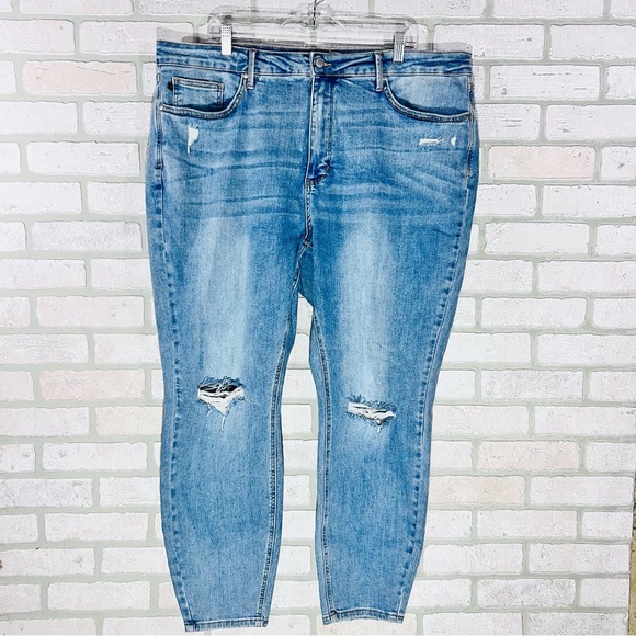 Judy Blue Allie Tummy Control Light Wash Distressed Skinny Jeans Size 22W - Picture 4 of 11